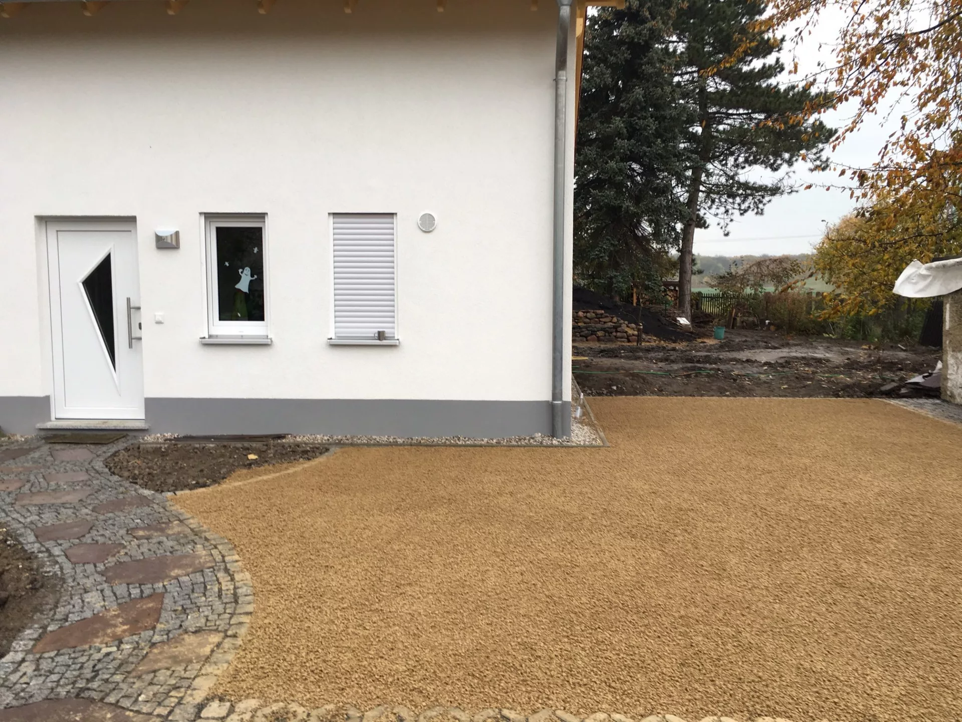 Parkfläche aus wassergebundener Wegedecke