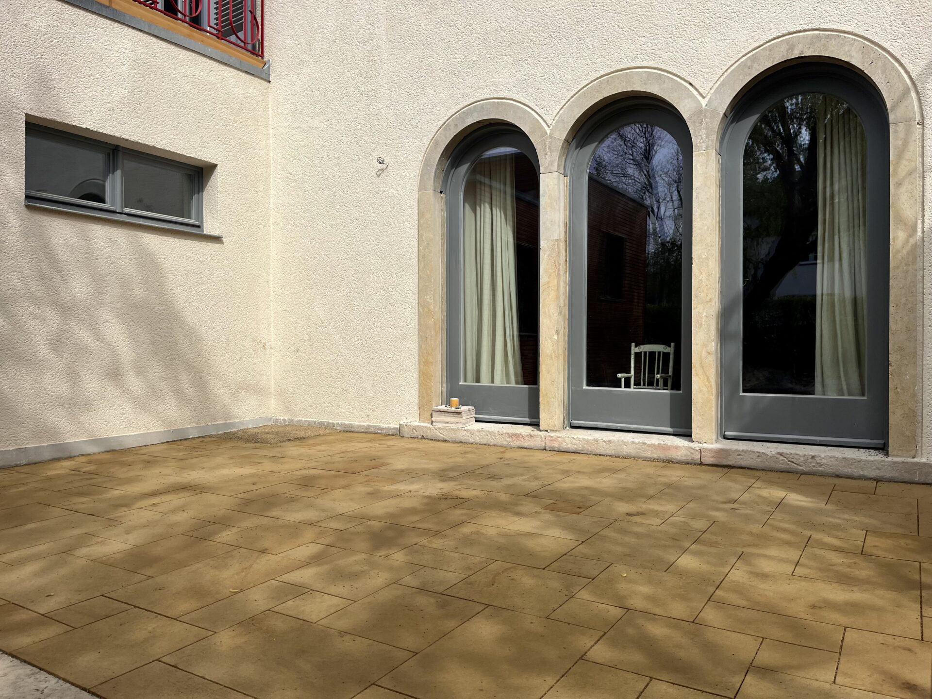 Terrassenplatten aus aus Postaer Sandstein