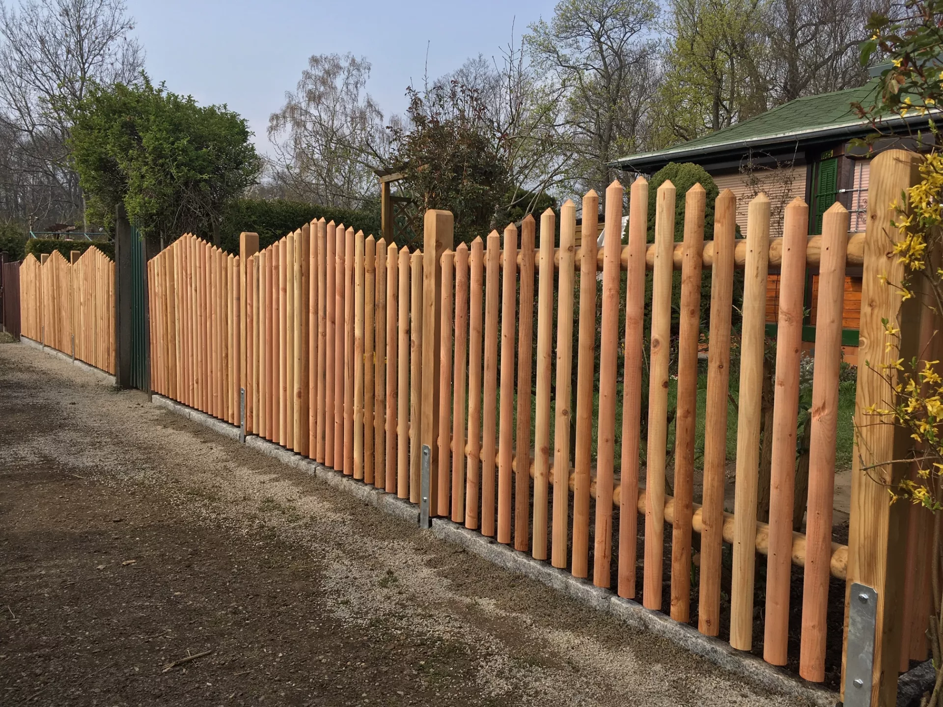 Zaun aus Lärchenholz